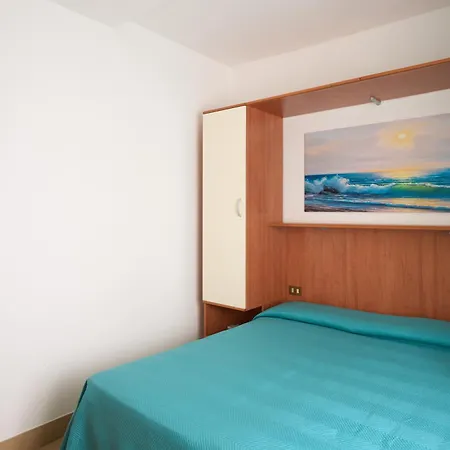 Hotel Del Mar 3*